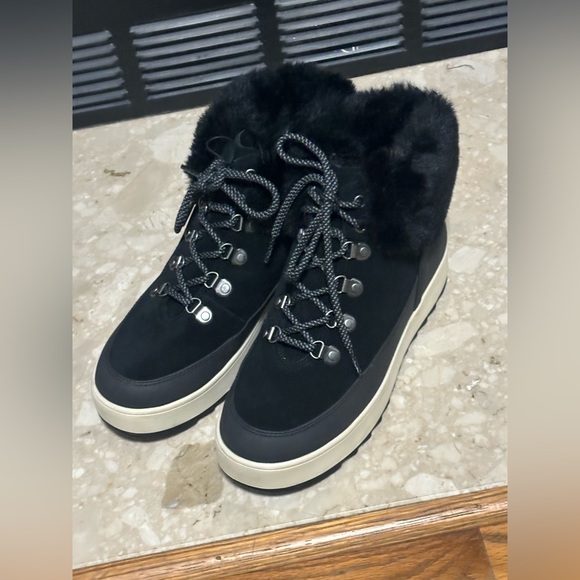 BN Ugg Koolaburra boots - Picture 3 of 5